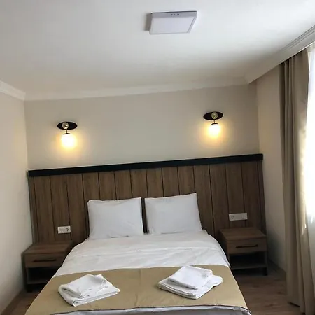 Otel La Pera Suıtes 3*