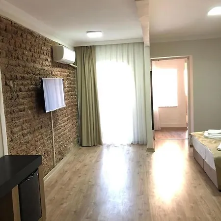 Otel La Pera Suıtes 3*