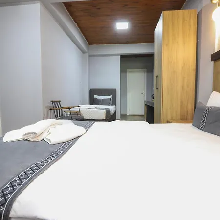 Otel La Pera Suıtes