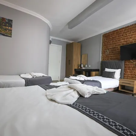 La Pera Hotel 3*