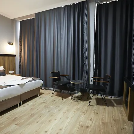 ホテル La Pera 3*