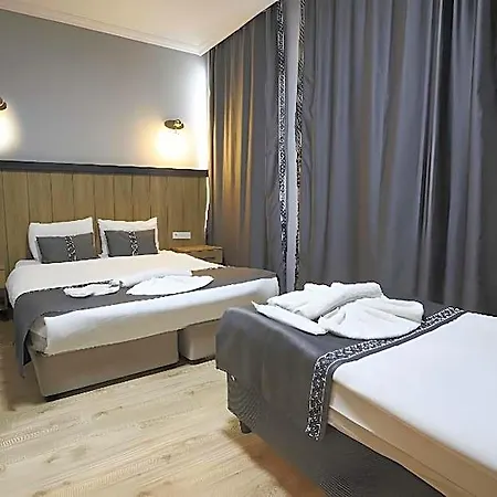 Ξενοδοχείο La Pera 3*