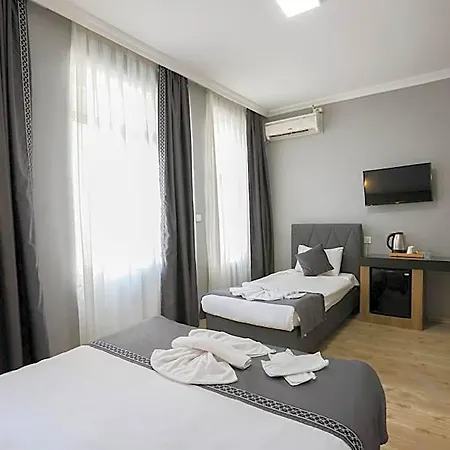 La Pera Hotel