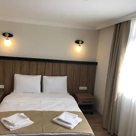 La Pera Suıtes 3*