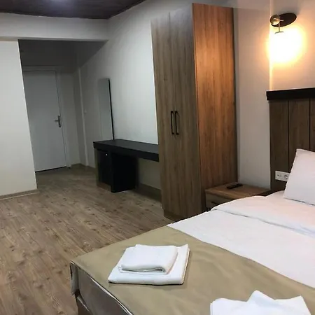 La Pera Suıtes 3*